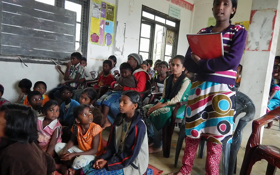 Im Jugendclub: Die Kinder stellen uns ihre Wünsche und Forderungen vor | © UNICEF DT 2015 Zu Besuch im Kinderrechteclub