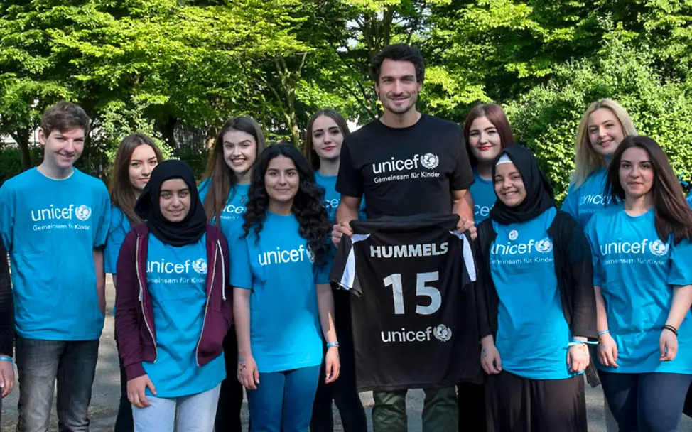 Mats Hummels für UNICEF | © UNICEF/Dirk Gebhardt Mats Hummels: Neu im Team UNICEF