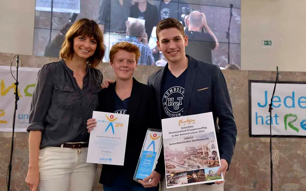 Der 2. Platz für die Schülerinnen und Schüler der Film-AG des Humboldt Gymnasiums in Trier | © UNICEF/Hyou Vielz JuniorBotschafter 2. Preis