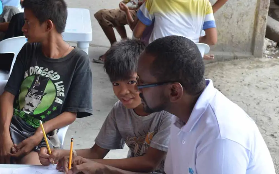 Maulid Warfa ist ein konzentrierter und direkter Kollege mit einem großen Herzen für Kinder | © UNICEF/Mäusbacher Philippinen Kinderschutz