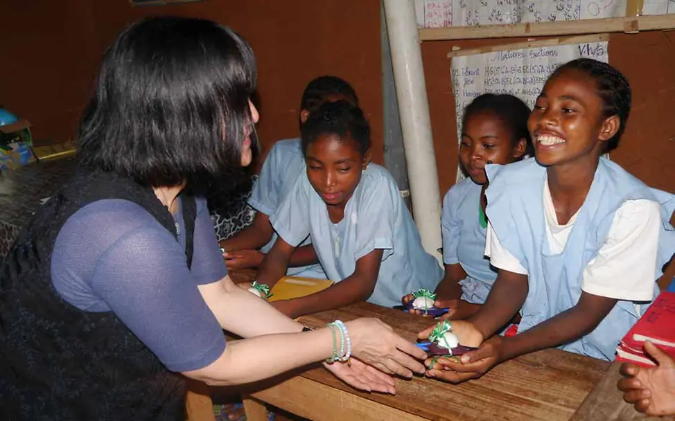 Herzliche Begrüßung von Susan Findel in Madagaskar | © UNICEF/Hövener Susan Findel Madagaskar