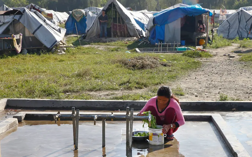 Sauberes Wasser ist in den Camps eine lebenswichtige Ressource | © UNICEF/Narendra Shrestha Nepal Erdbeben: Sauberes Wasser ist in den Camps eine lebenswichtige Ressource