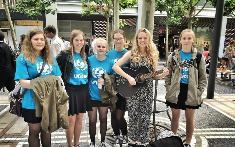 Heldenwoche: Spontanes Straßenkonzert in Frankfurt/Main.