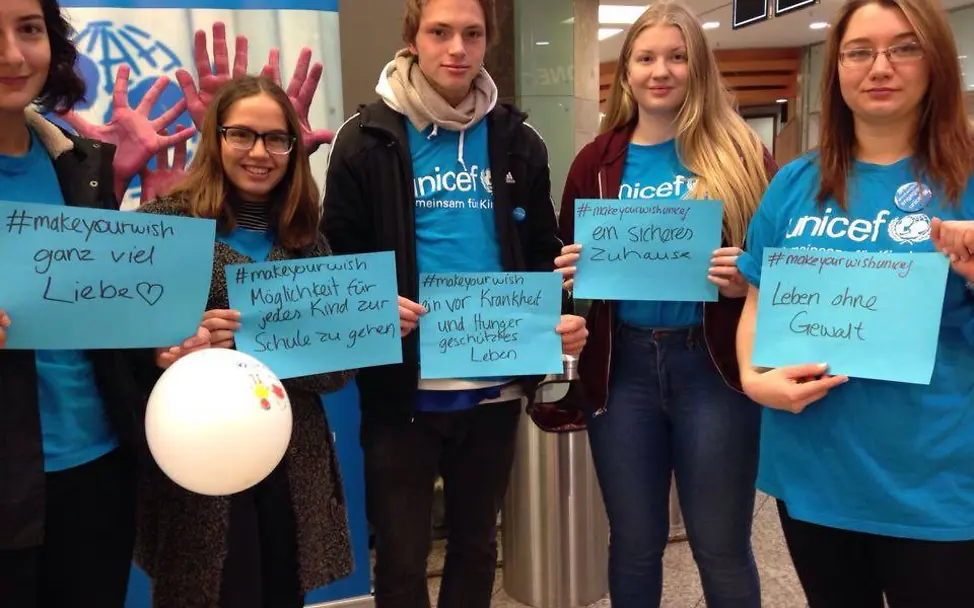 Das JuniorTeam Bochum führte die Aktion #makeyourwishunicef durch.