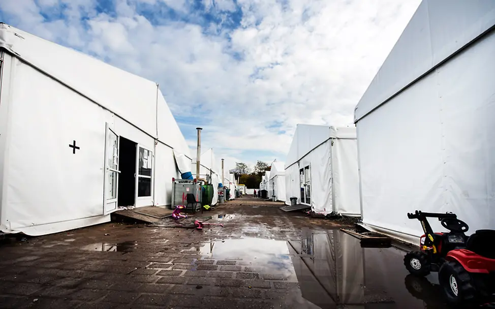 Eine Notunterkunft für Flüchtlinge in Köln | © UNICEF/Annette Etges Erstaufnahmeeinrichtung für Flüchtlinge in Köln