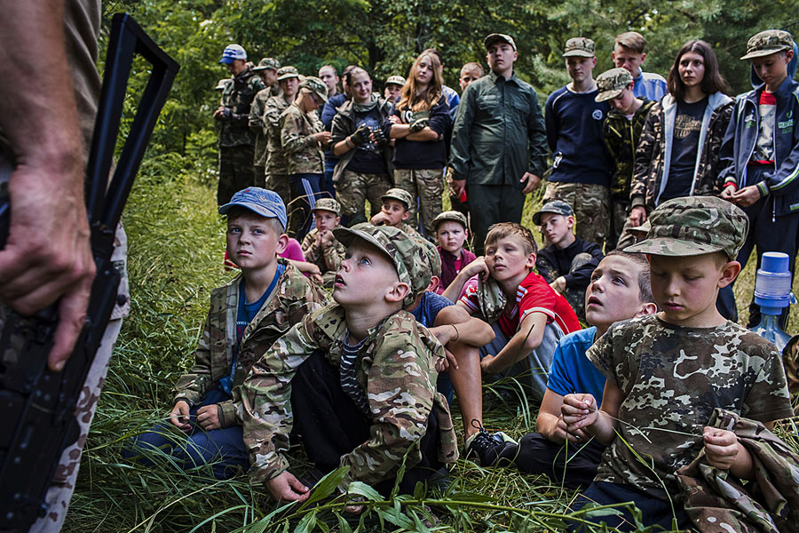Ukraine: Und sie sollen Krieger werden | © Alex Masi (freier Fotograf)