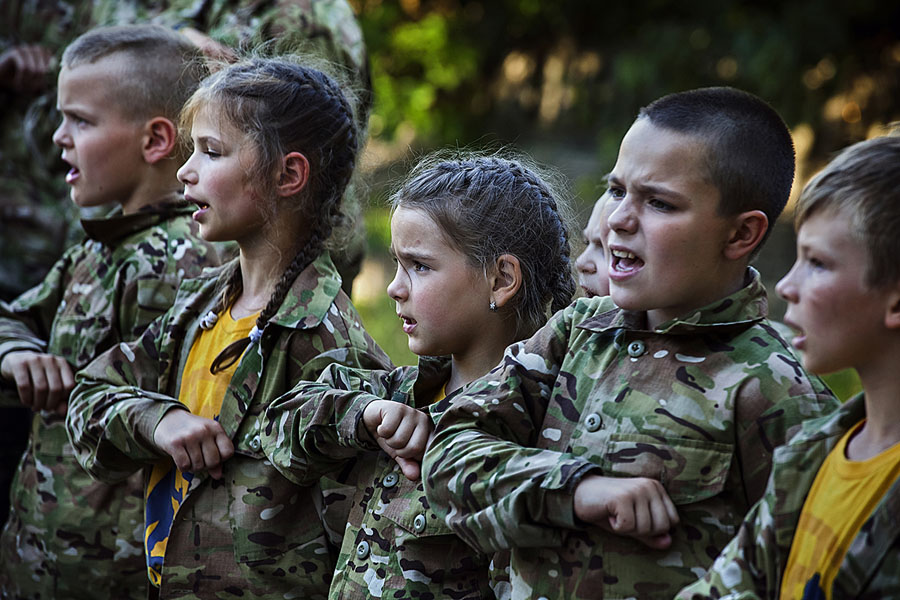 Ukraine: Und sie sollen Krieger werden | © Alex Masi (freier Fotograf)