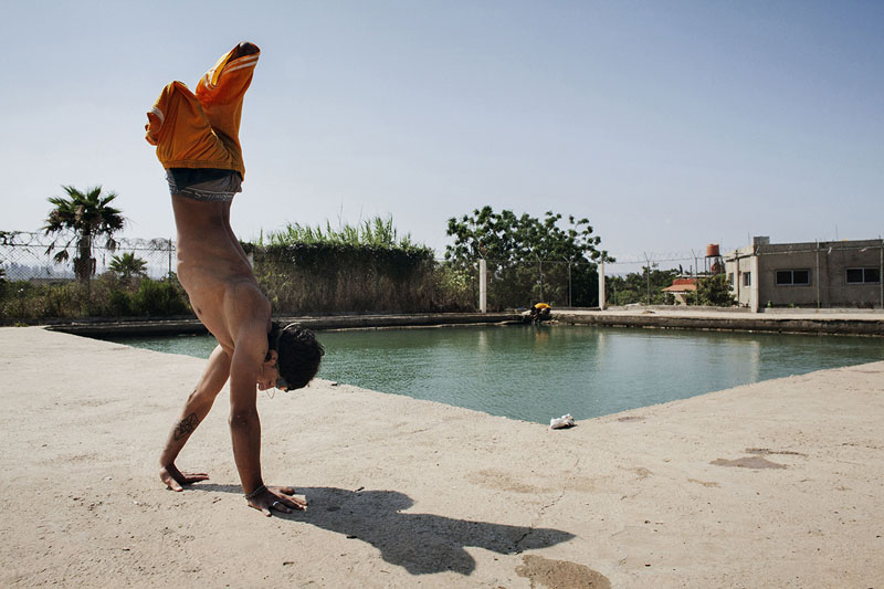 Lebanon: Mohammed loves to swim | © Laura Boushnak (Freelance Photographer, Rawiya Collective) 