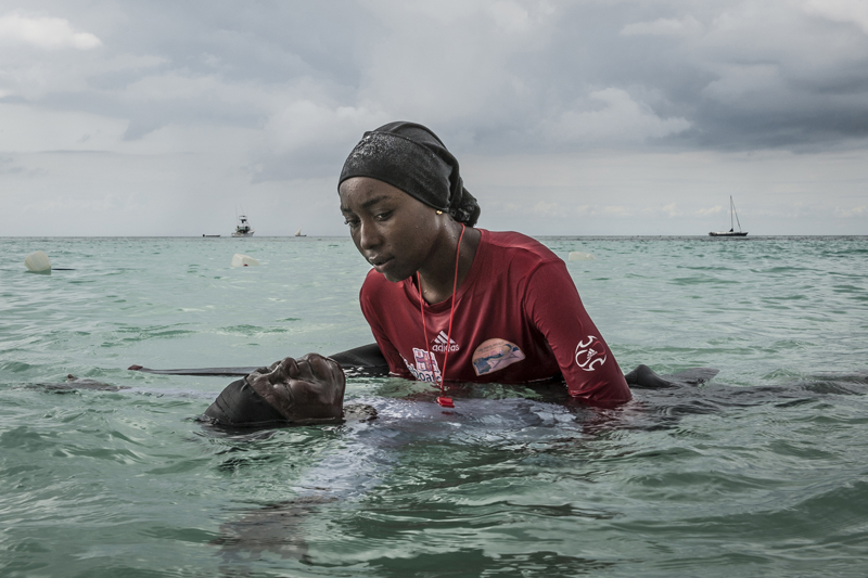 Zanzibar : On the girls’ right not to drown | © Anna Boyiazis, USA (Freelance Photographer) Zanzibar : On the girls’ right not to drown