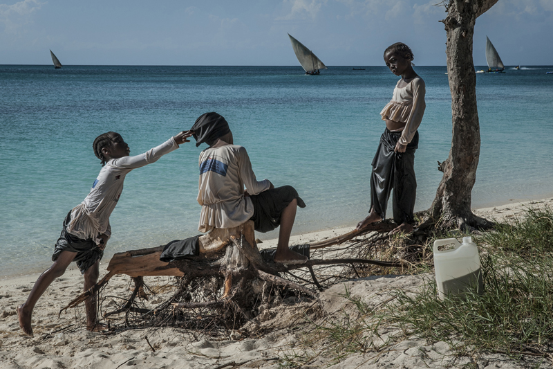 Zanzibar : On the girls’ right not to drown | © Anna Boyiazis, USA (Freelance Photographer) Zanzibar : On the girls’ right not to drown