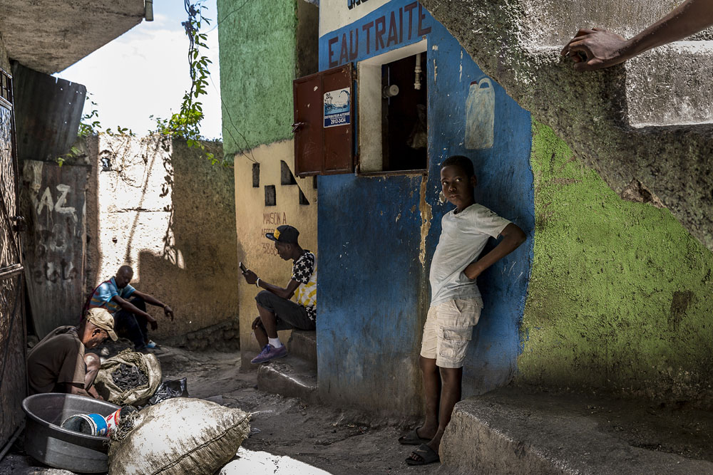Haiti: Im Elend die Würde bewahren | © Tariq Zaidi, Großbritannien (Caters News Agency, Getty Images) Haiti: Im Elend die Würde bewahren