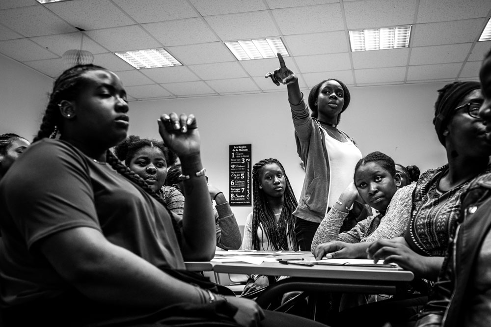 France: Fighting their way out of misery | © Camilo Leon-Quijano, Colombia (Freelance Photographer) France: Fighting their way out of misery