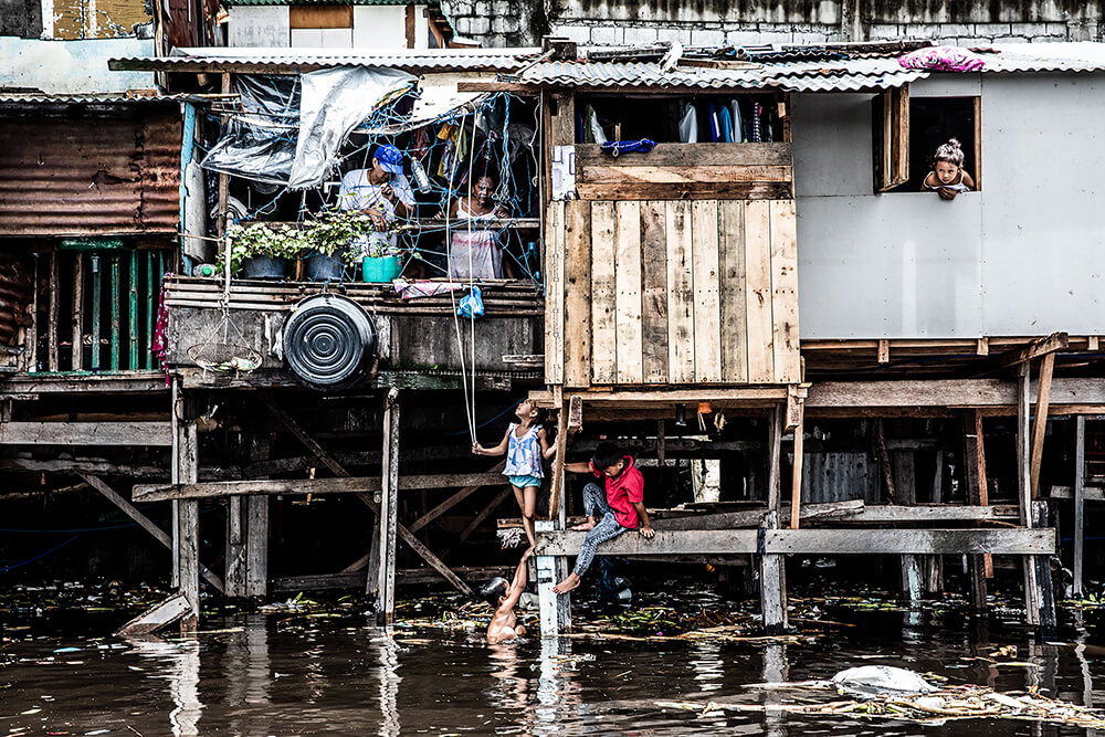 Philippinen: Die Kinder, der Müll und der Tod | © Hartmut Schwarzbach, Deutschland (Argus Fotoagentur) Philippinen: Die Kinder, der Müll und der Tod