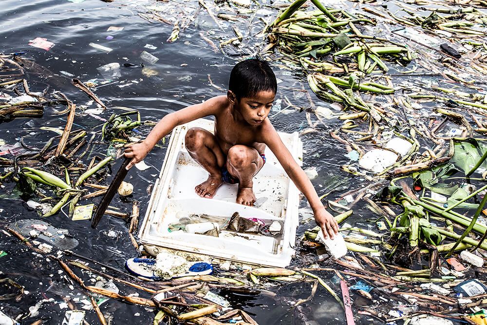 Philippinen: Die Kinder, der Müll und der Tod | © Hartmut Schwarzbach, Deutschland (Argus Fotoagentur) Philippinen: Die Kinder, der Müll und der Tod