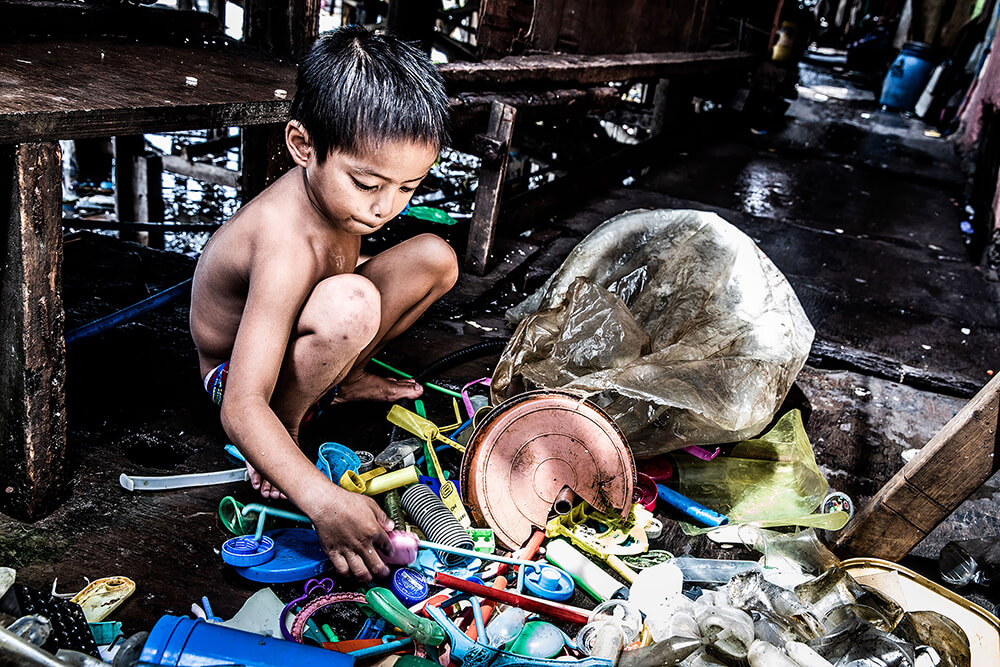 Philippinen: Die Kinder, der Müll und der Tod | © Hartmut Schwarzbach, Deutschland (Argus Fotoagentur) Philippinen: Die Kinder, der Müll und der Tod