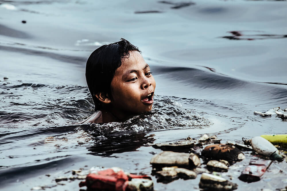 Philippinen: Die Kinder, der Müll und der Tod | © Hartmut Schwarzbach, Deutschland (Argus Fotoagentur) Philippinen: Die Kinder, der Müll und der Tod