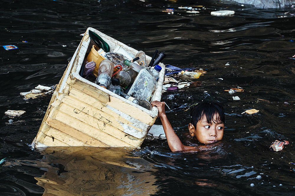 Philippinen: Die Kinder, der Müll und der Tod | © Hartmut Schwarzbach, Deutschland (Argus Fotoagentur) Philippinen: Die Kinder, der Müll und der Tod
