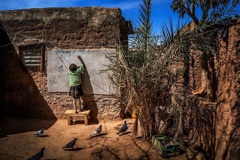 Burkina Faso: Resistance at the blackboard | © Antonio Aragón Renuncio, Spain (Freelance Photographer) Burkina Faso: Resistance at the blackboard