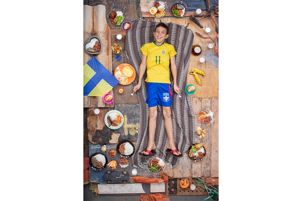 Vier Kontinente: Was die Kinder essen (wenn sie zu essen haben) | © Gregg Segal, USA (Freier Fotograf) Vier Kontinente: Was die Kinder essen (wenn sie zu essen haben)