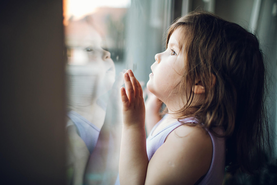 UNICEF setzt sich für das Wohl der Kinder ein. | © UNICEF/Calkic Kinder sind in ihrem Spiel- und Bewegungsdrang momentan sehr eingeschränkt.