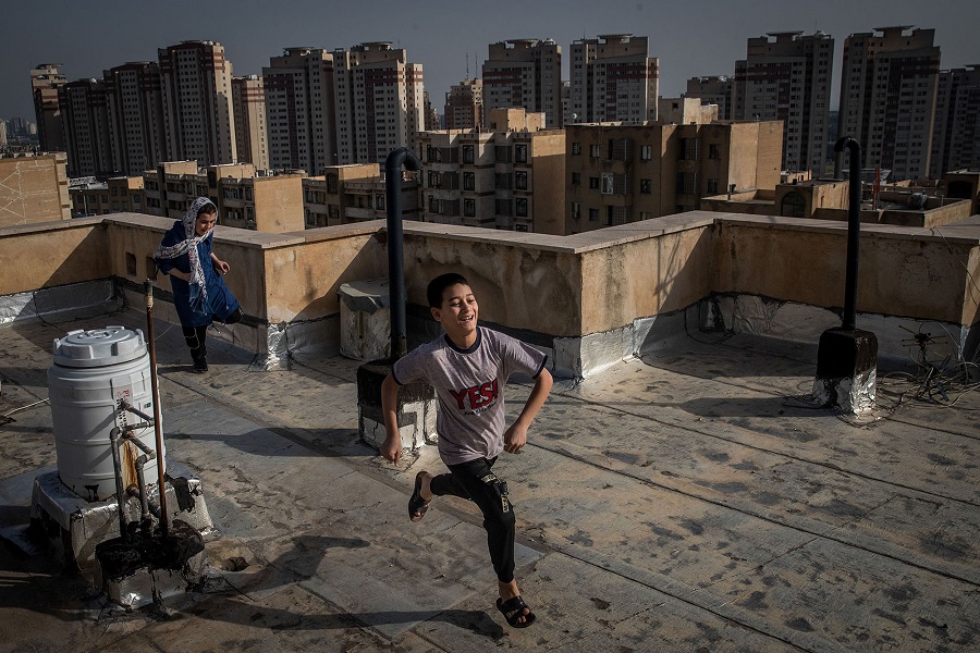 Iran: Corona – a piece of freedom on the rooftop | © Erfan Kouchari, Iran (Tasnim News Agency)