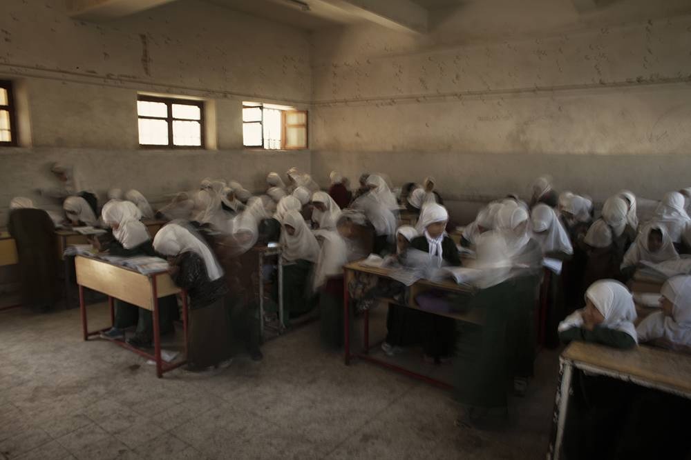 Yemen: I read, I write. © Laura Boushnak/Rawiya Collective