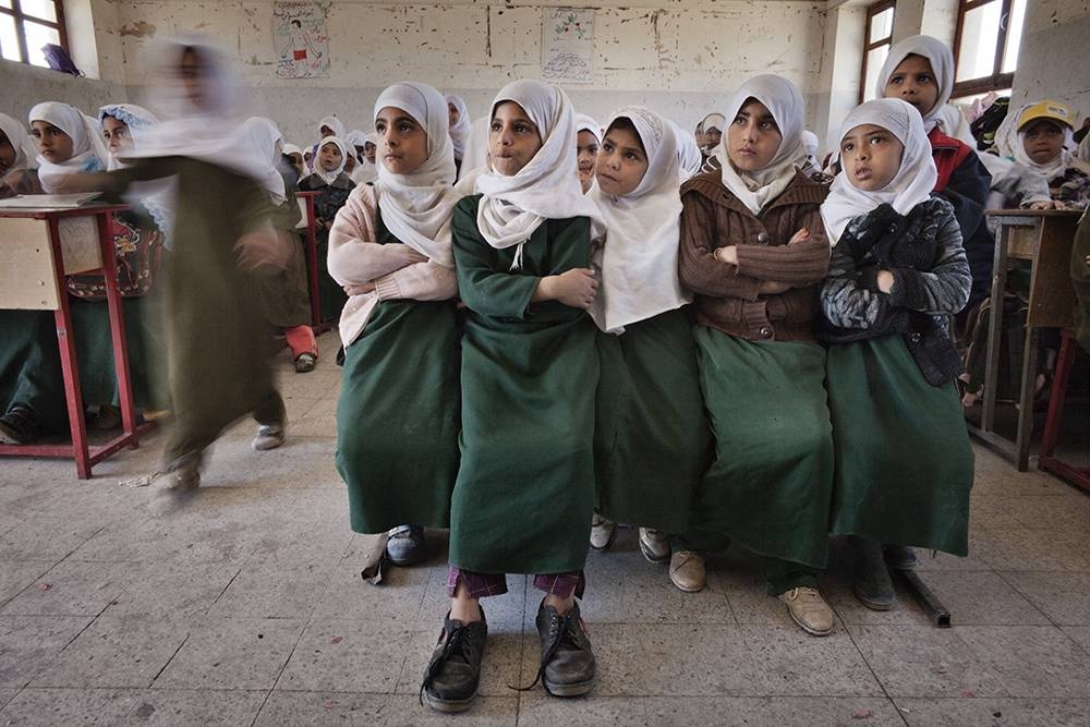 Yemen: I read, I write. © Laura Boushnak/Rawiya Collective