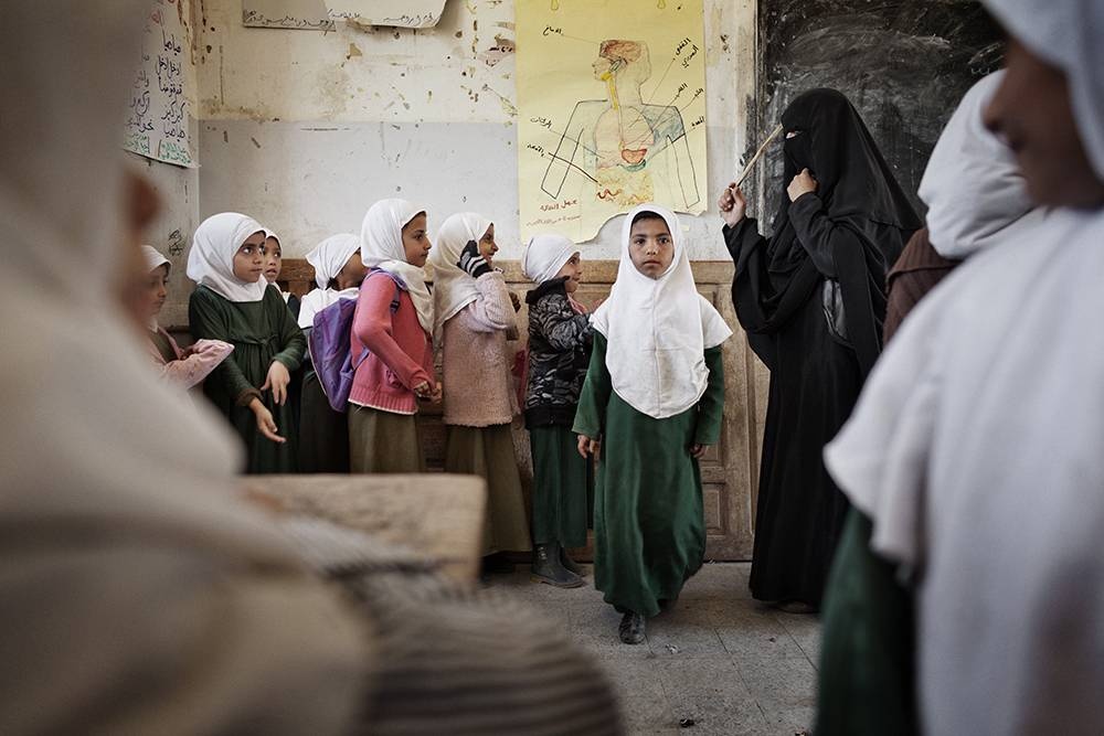 Yemen: I read, I write. © Laura Boushnak/Rawiya Collective