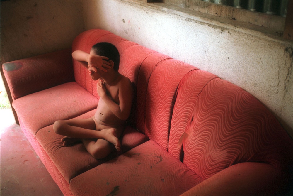 Siviani on the sofa. © Meredith Davenport/Freelance photographer