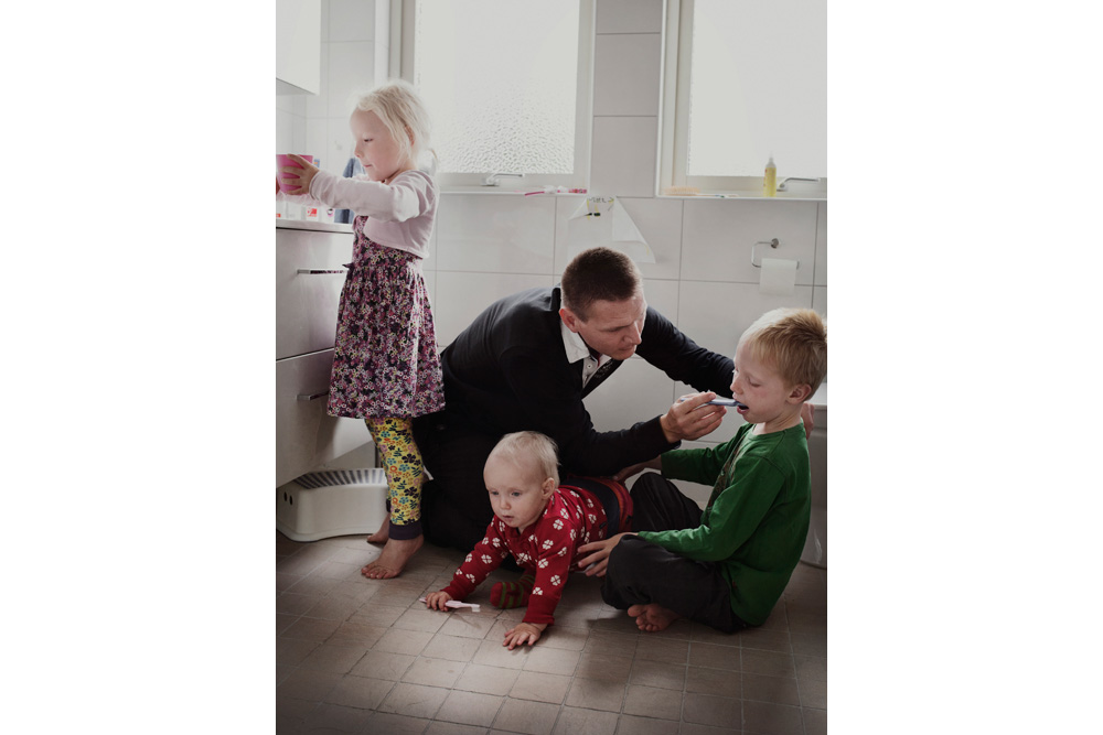 Sweden: Leave it to daddy! | © Johan Bävman (Freelance Photographer) Sweden: Leave it to daddy! | © Johan Bävman (Freelance Photographer)