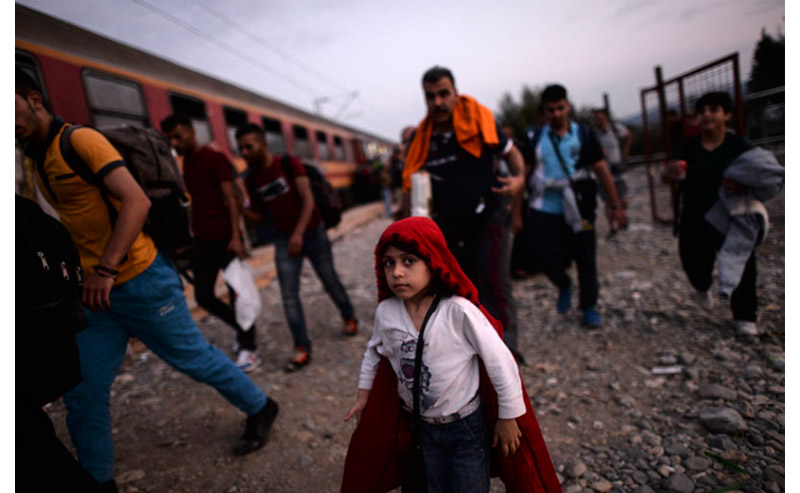 Greek-Macedonian border: Utter despair | © Georgi Licovski/epa