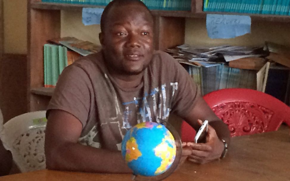 Reisetagebuch Liberia: Steve Bannie unterrichtet Physik und Biologie
