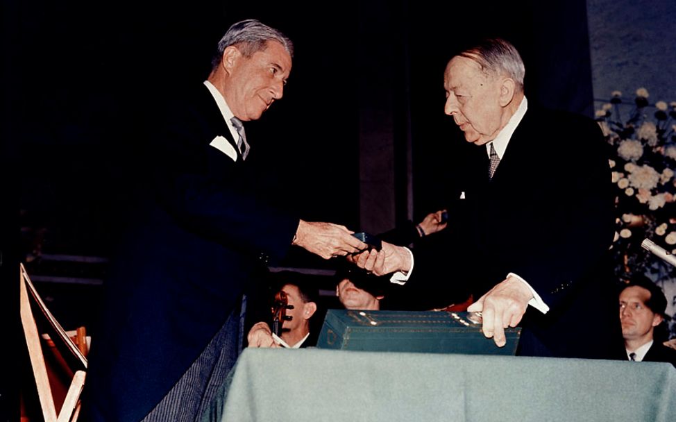 1965 wird UNICEF mit dem Friedensnobelpreis geehrt – als erste Organisation überhaupt. 