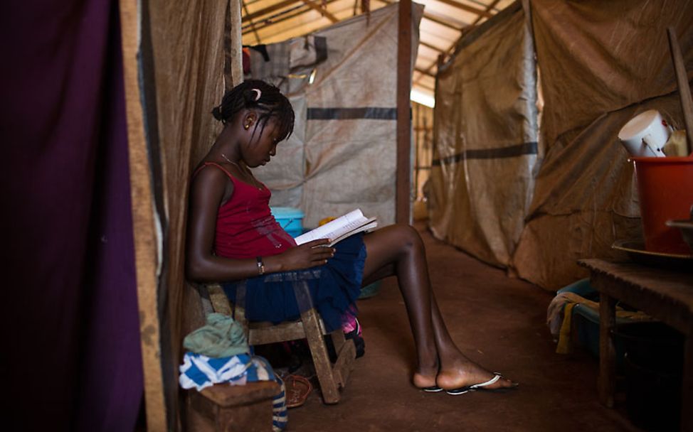 Bildung: Ein Mädchen im Flüchtlingslager in der Zentralafrikanischen Republik.