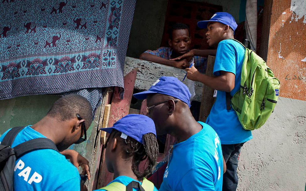 Freie Meinungsäußerung: Jugendliche erheben Daten auf Haiti.