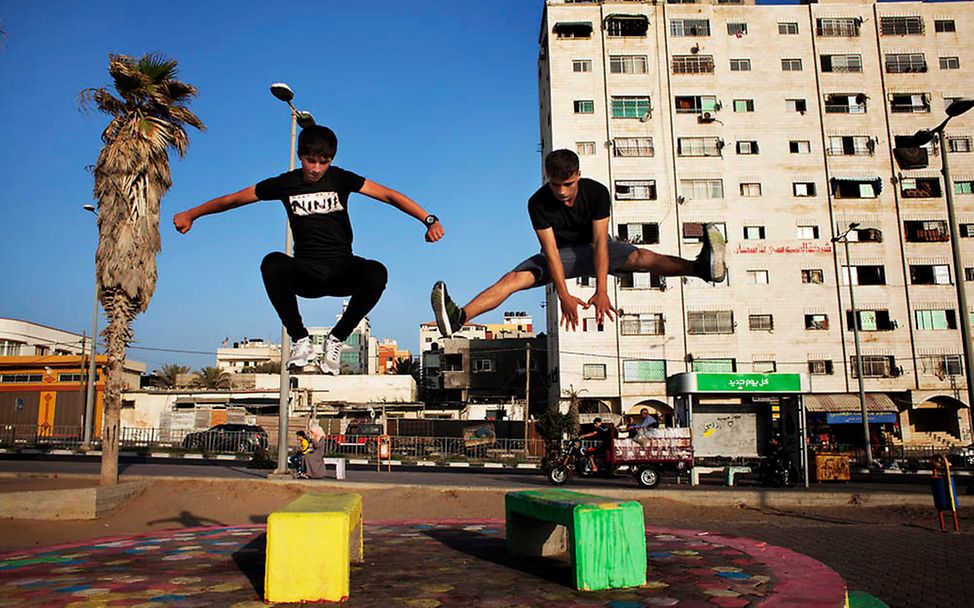 Recht auf Sport: Parkouring ist DER Trend unter Jugendlichen in Gaza.