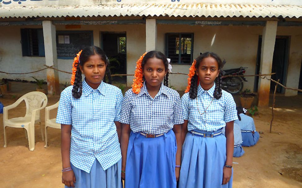 Indien: Lavanya mit Schulfreundinnen