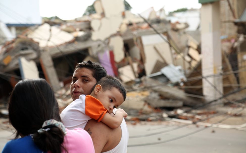 Ecuador Erdbeben: Kinder und Familien von schweren Schäden betroffen