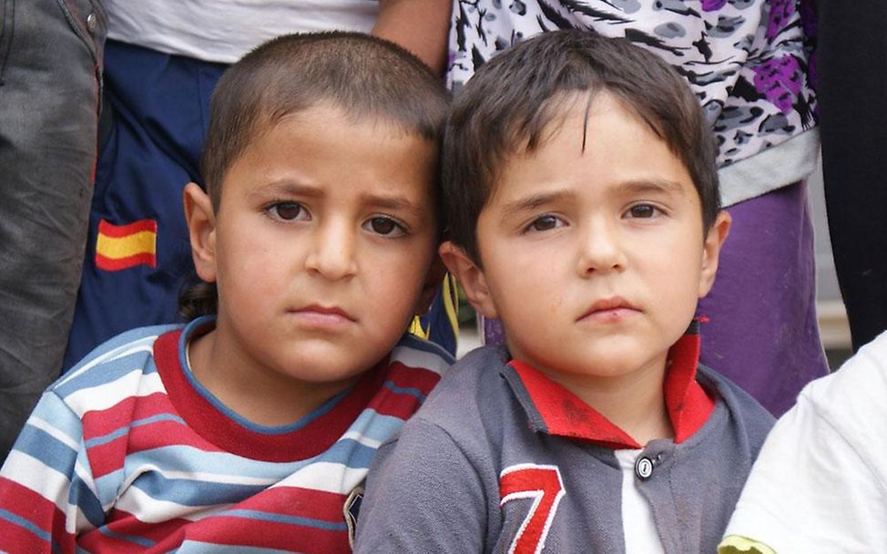 Zwei Jungen im Domiz-Flüchtlingslager im Irak