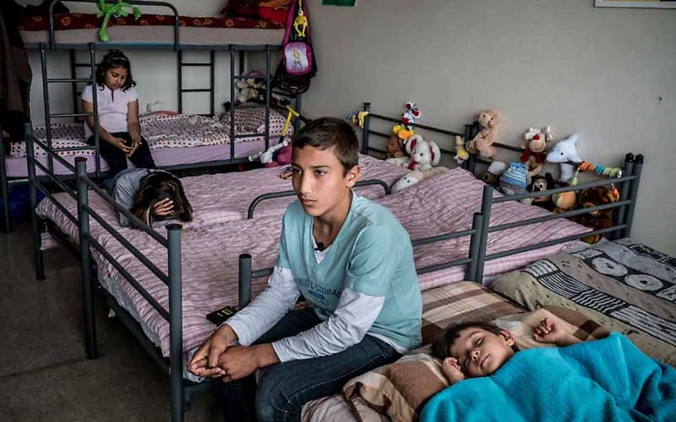 Bericht Flüchtlingskinder: Chimen teilt sich das Zimmer mit seiner ganzen Familie