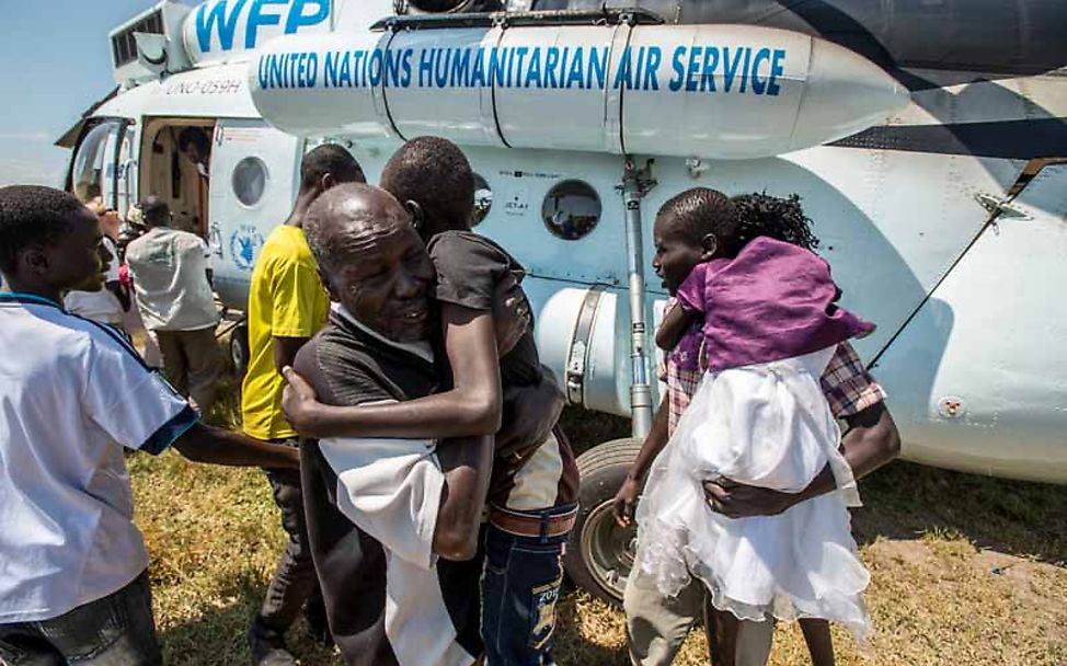 Südsudan: Das ganze Dorf ist gekommen und die verschwundenen Kinder in Empfang zu nehmen