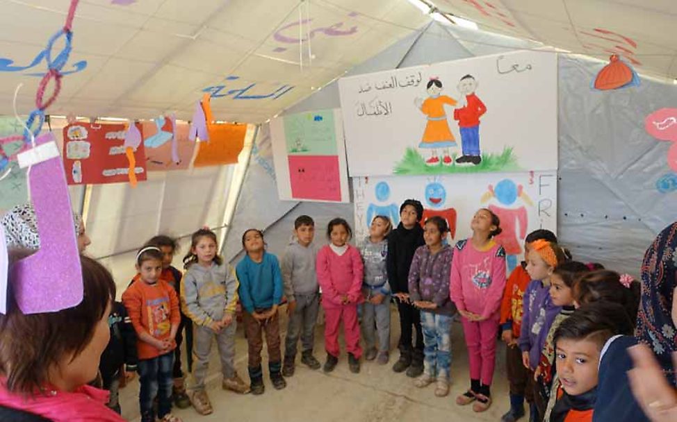 Libanon-Projektreise: In diesem Kreis lernen die Kinder ihre Gefühle wahrzunehmen und zu teilen