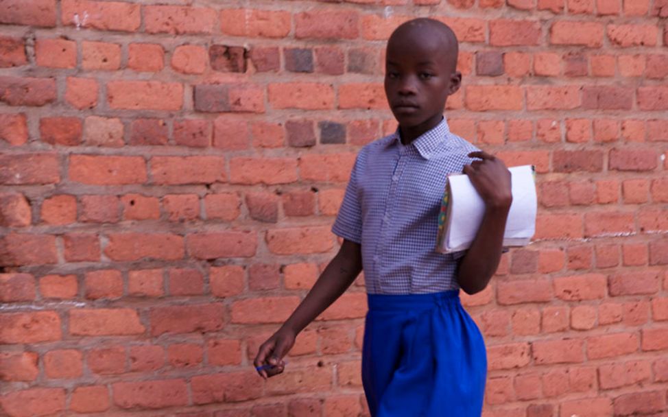 Ruanda: Janette auf dem Weg zur Schule