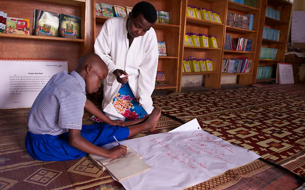 Ruanda: Eine Lehrerin hilft Janette