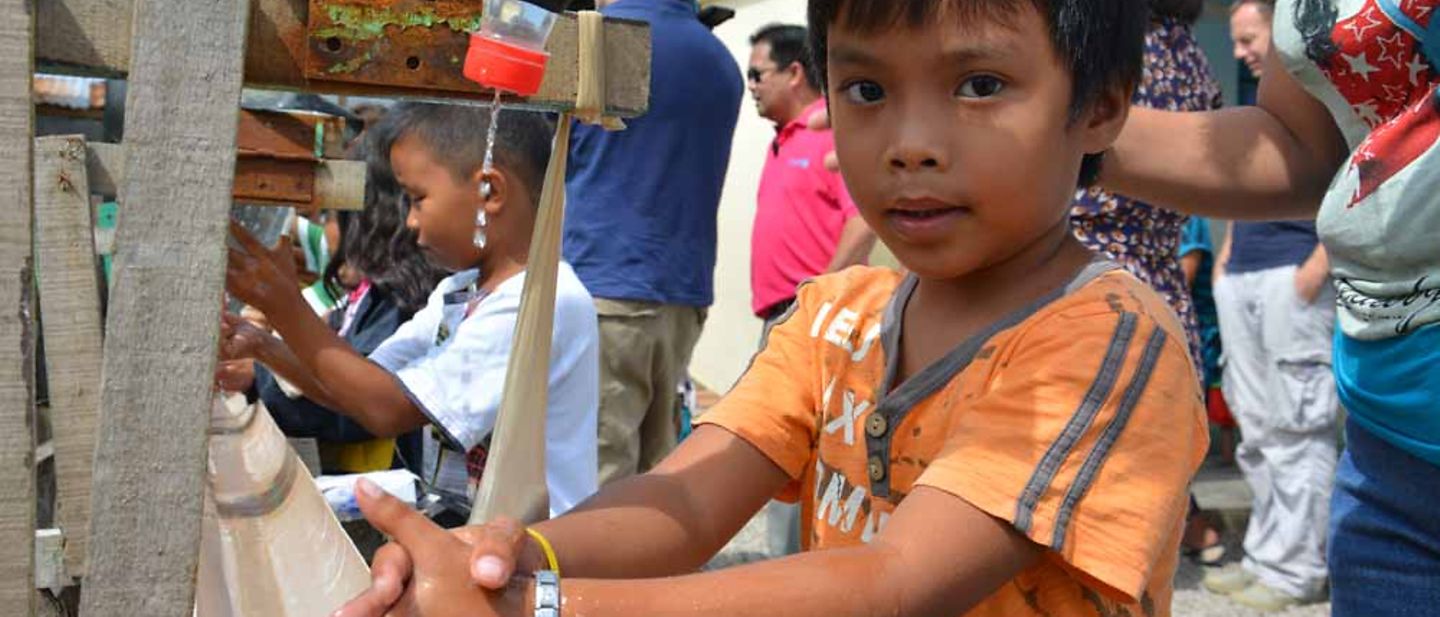 Hygiene: Sauberes Wasser für Kinder auf den Philippinen