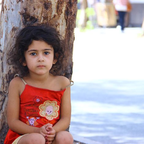 Mit UNICEF: Ola aus Aleppo freut sich in die Schule gehen zu dürfen.