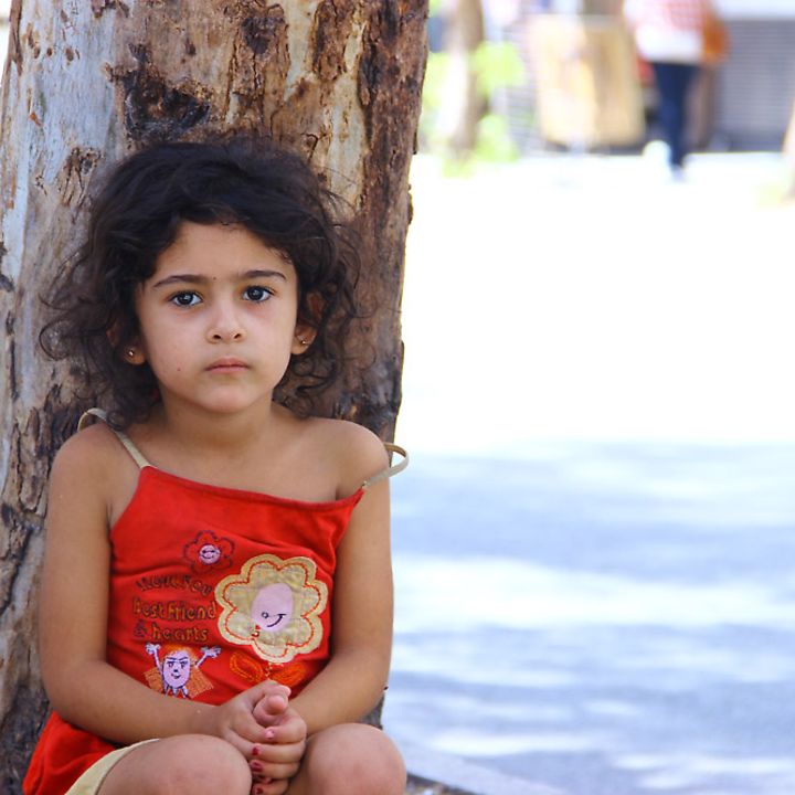 Mit UNICEF: Ola aus Aleppo freut sich in die Schule gehen zu dürfen.