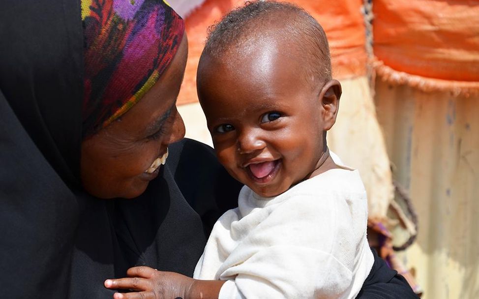 Hungerkrise Somalia: Aziz ist wieder gesund und kann strahlen
