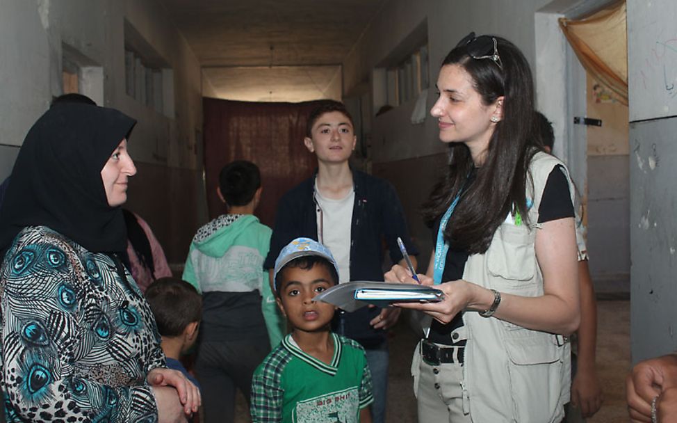 Syrien, Aleppo: Dr. Esraa Al-Khalaf in einer Notunterkunft