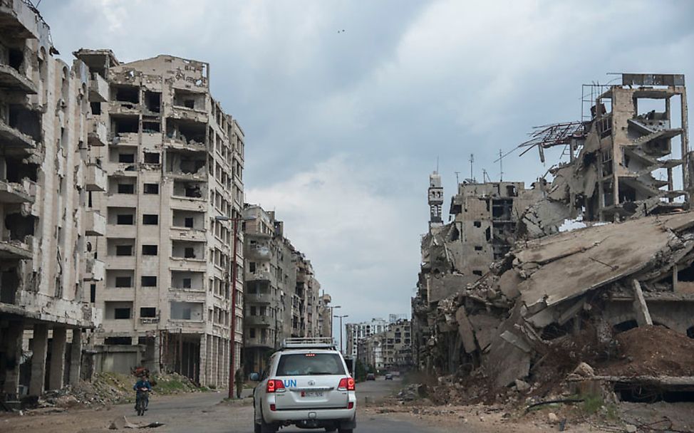 Syrien: Zerstörte Straßen und Gebäude